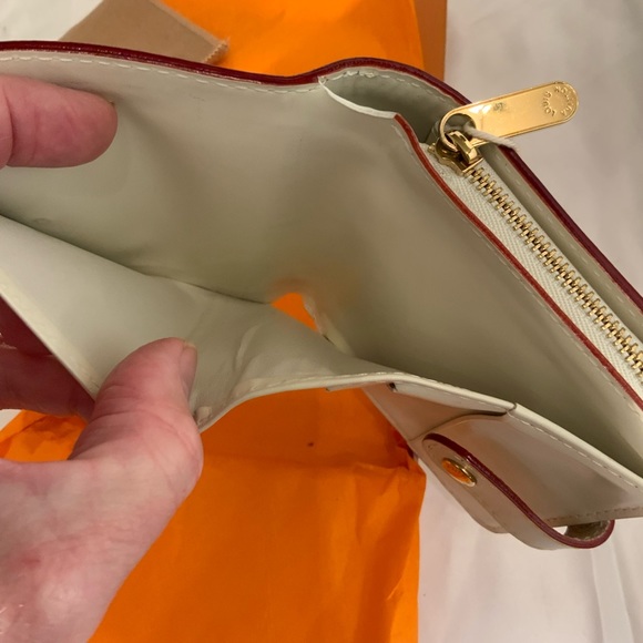 Louis Vuitton Wallet - Picture 4 of 11